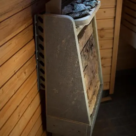 Pesti Szálloda Parkano